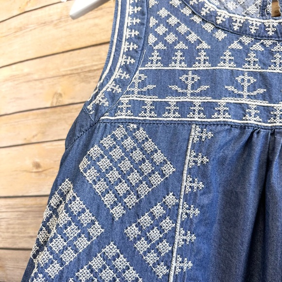 Romeo & Juliet Couture Dress Women’s Size Medium Blue Chambray Embroidered Mini - Picture 5 of 9